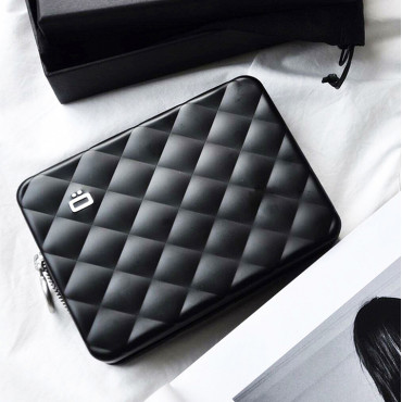 Гаманець на блискавці OGON Quilted Passport, чорний